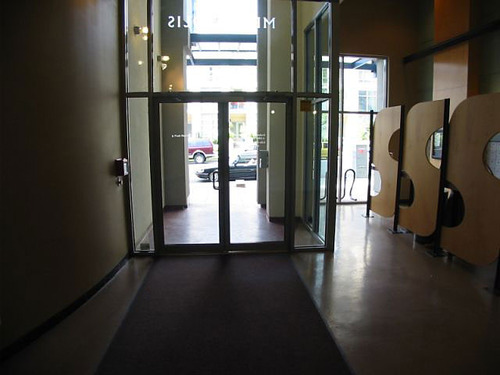 Entrance - 1238 Richards- Metropolis