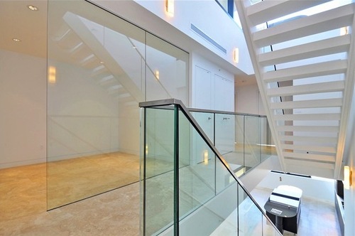 PENTHOUSE-STAIRCASE-3601-838-HASTINGS-5