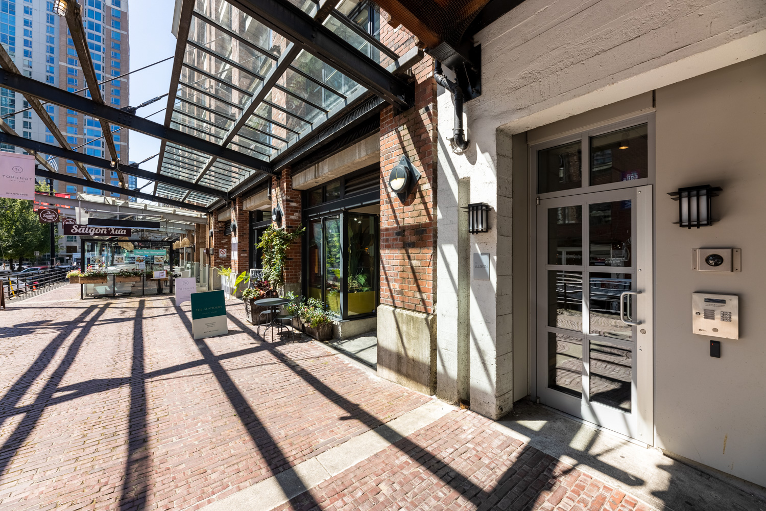 Yaletown Loft district with cobble streets and restored beautiful architectural buildings