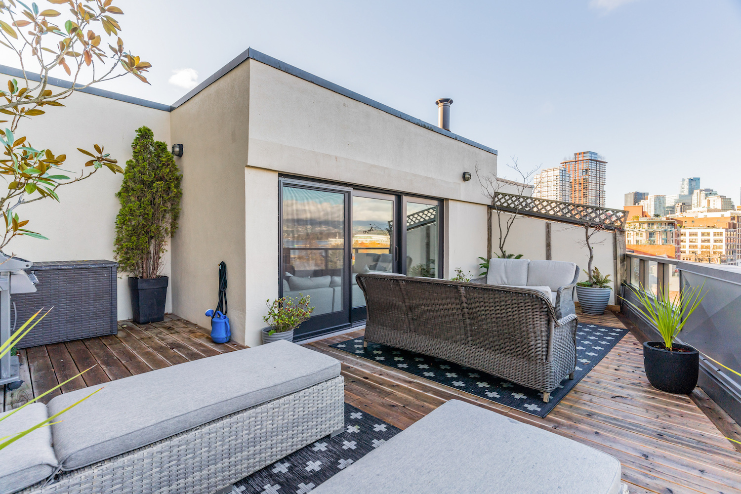 beautiful patio gastown penthouse