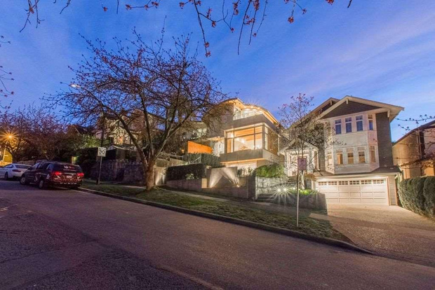 frits de vries modern house for sale in vancouver 2