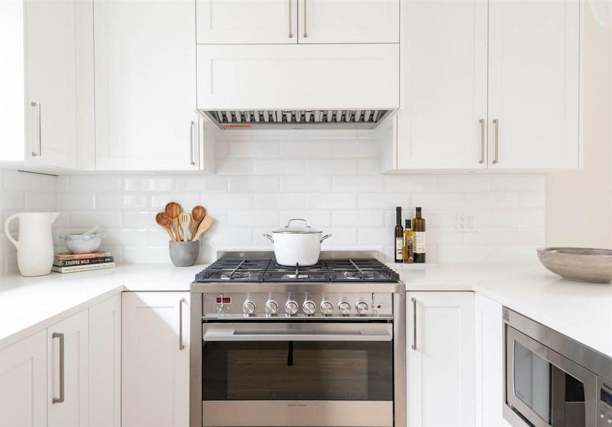 Stylish kitchen with shaker cabinets 