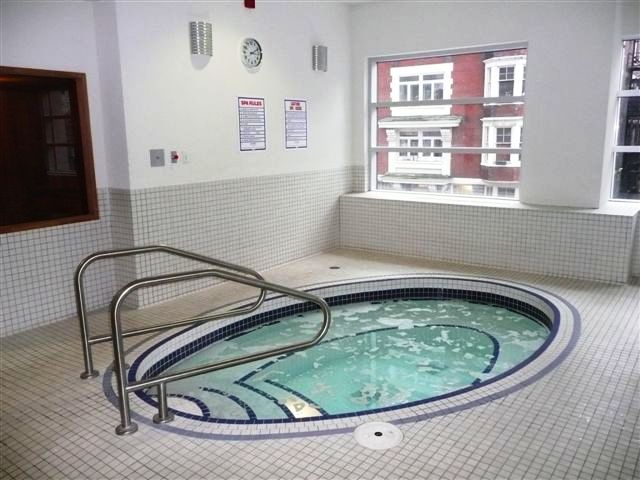 Ritz hot tub